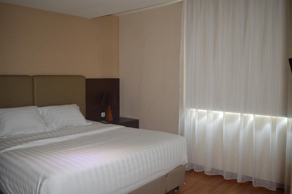 Royal Suite Condotel Medan Exterior foto