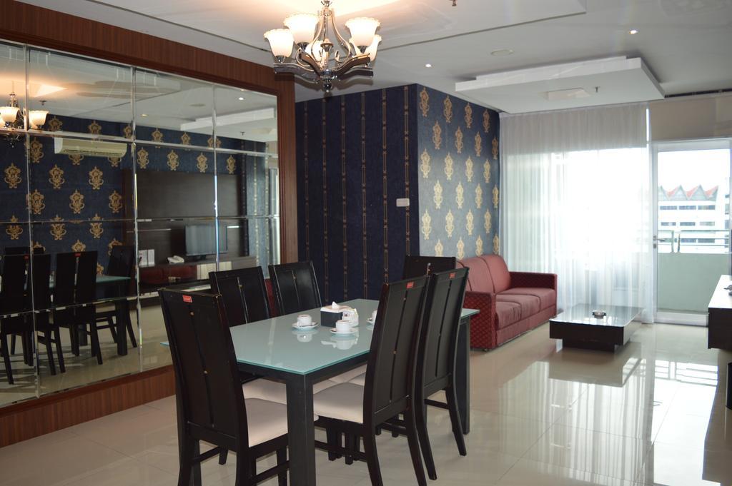 Royal Suite Condotel Medan Exterior foto