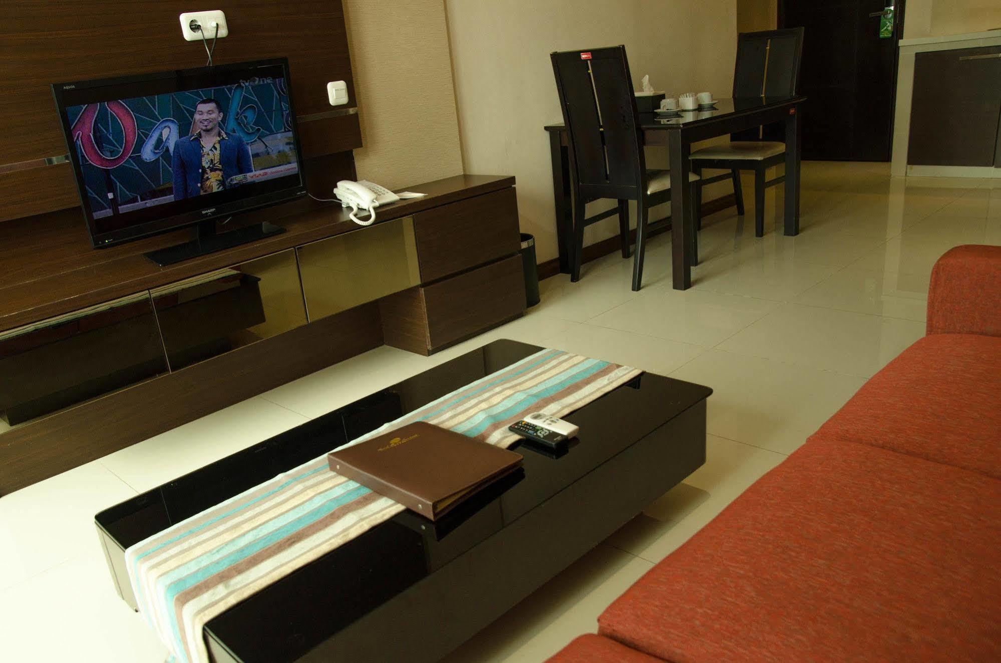 Royal Suite Condotel Medan Exterior foto