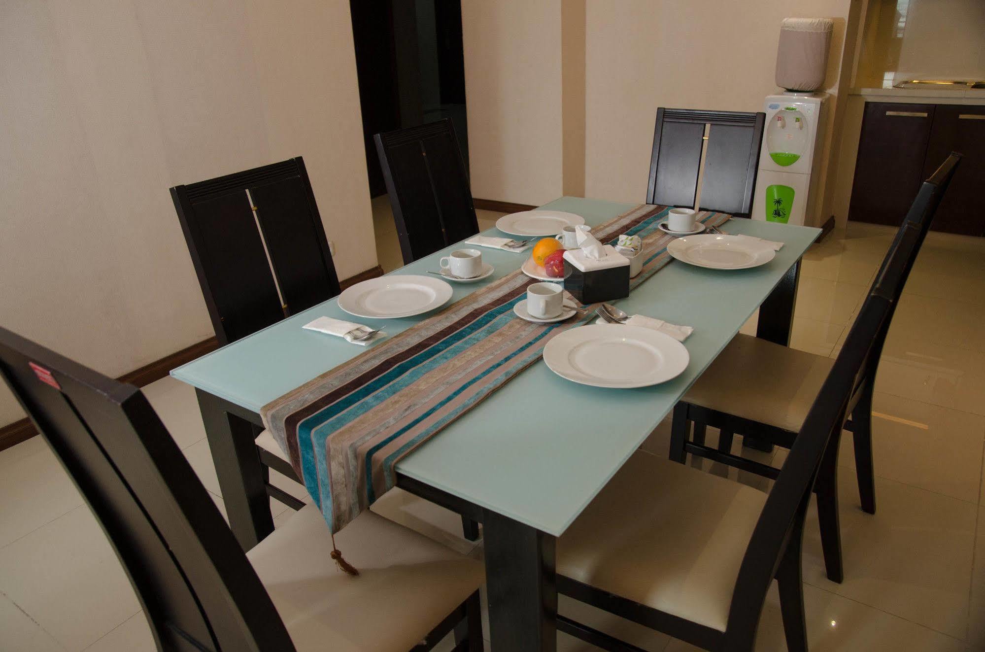 Royal Suite Condotel Medan Exterior foto